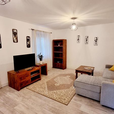 Spacious Two Bedroom Apartment With One Parking Space Тейм Екстер'єр фото