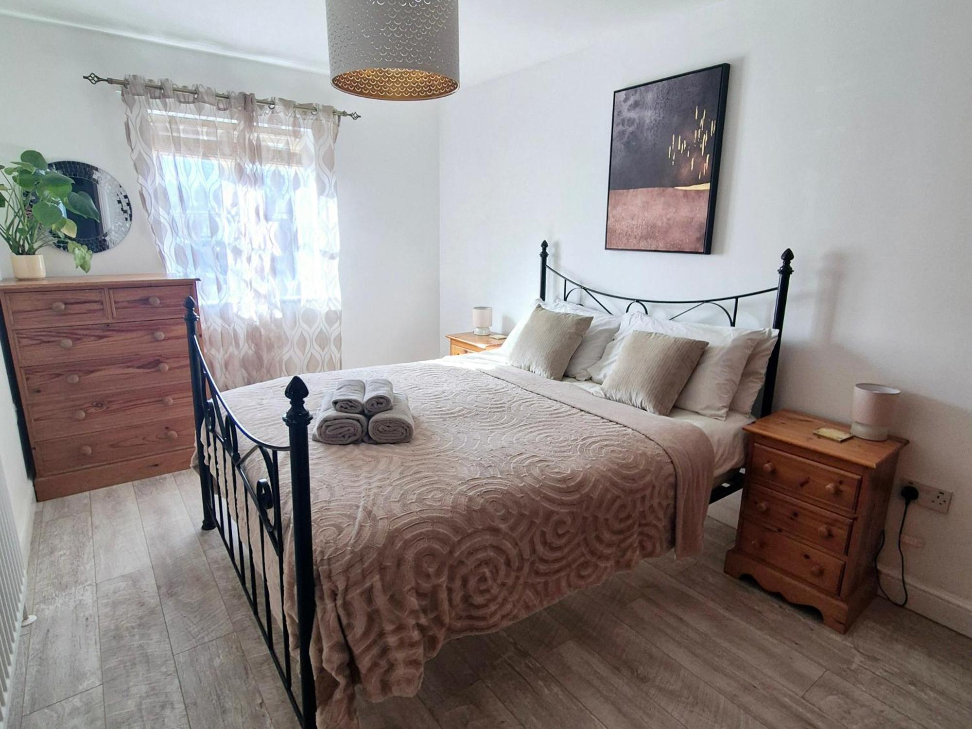 Spacious Two Bedroom Apartment With One Parking Space Тейм Екстер'єр фото
